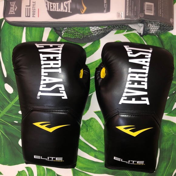 Urban Outfitters Other - EVERLAST ELITE Gloves